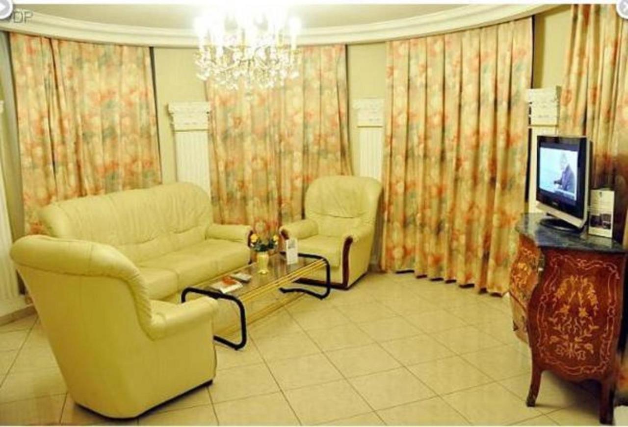 Hotel Vallee Des Princes Douala Ngoại thất bức ảnh