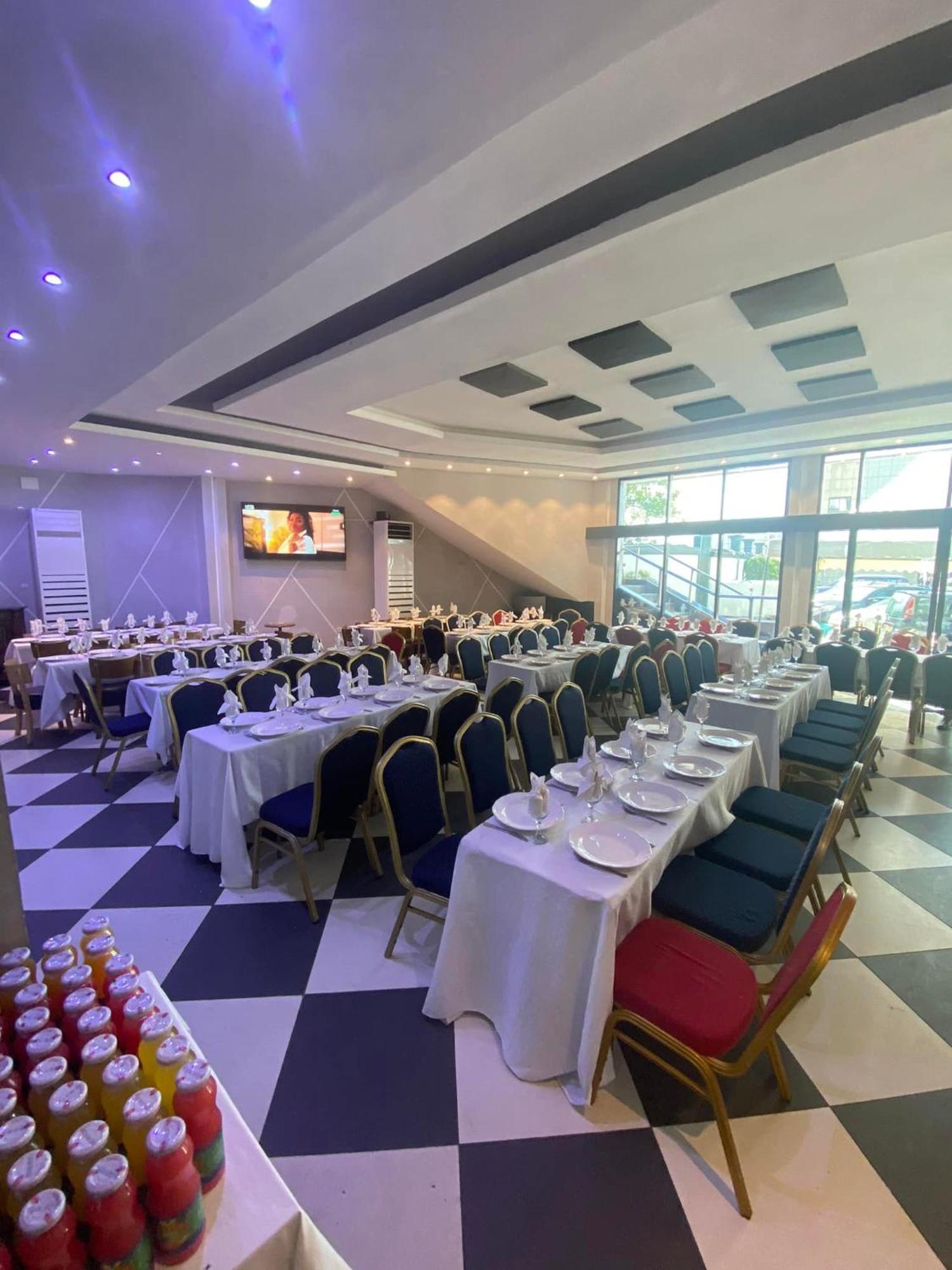 Hotel Vallee Des Princes Douala Ngoại thất bức ảnh